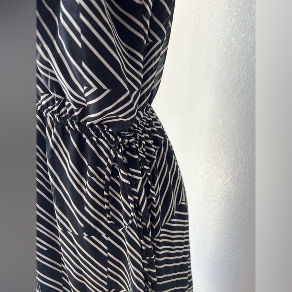 H&M Zig Zag Midi Dress Navy & White Size 8 - Picture 4 of 5